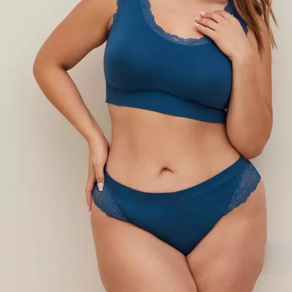 Torrid Seamless Flirt Mid-Rise Thong Panty Legion Blue Size 0